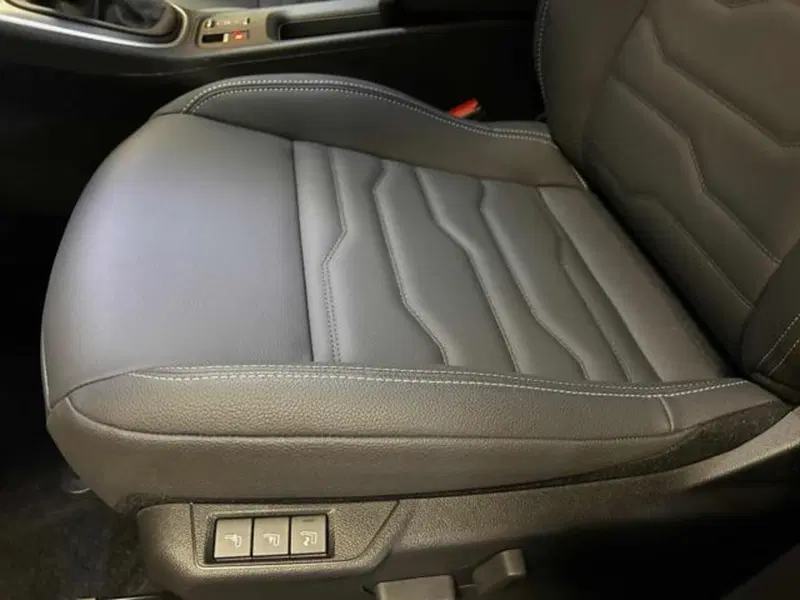 Jeep Avenger nuova a Vercelli (9)