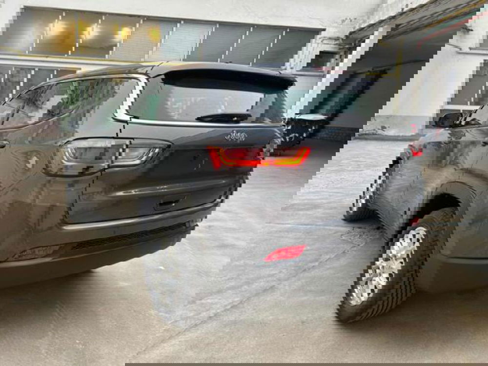 Jeep Compass nuova a Vercelli (4)