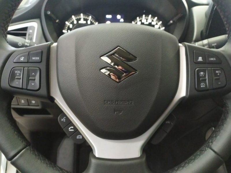 Suzuki S-Cross nuova a Trieste (12)