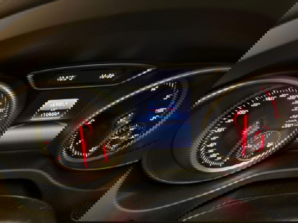 Mercedes-Benz GLA SUV usata a Siena (7)