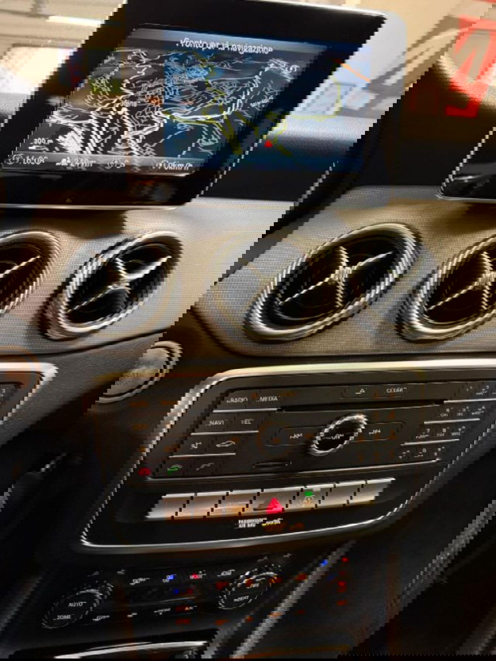 Mercedes-Benz GLA SUV usata a Siena (8)