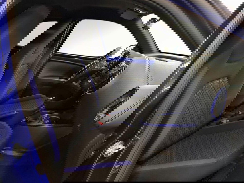 Toyota Aygo X nuova a Monza e Brianza (9)