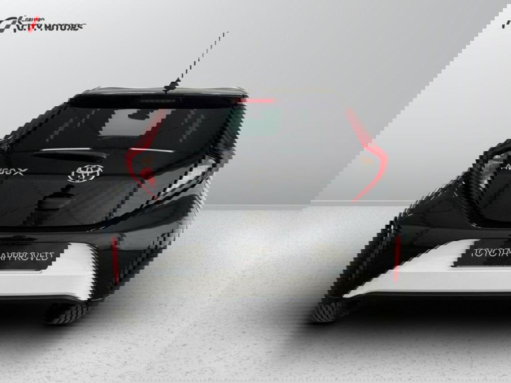 Toyota Aygo X nuova a Monza e Brianza (5)