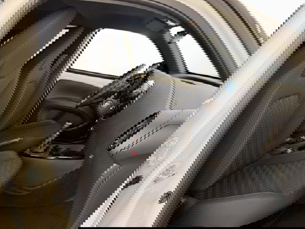 Toyota Aygo X nuova a Monza e Brianza (9)