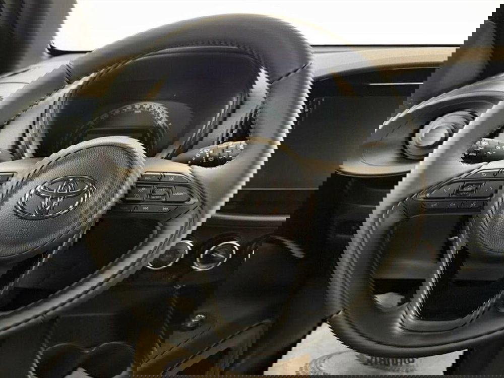 Toyota Aygo X nuova a Monza e Brianza (7)