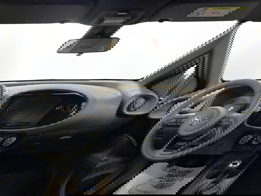 Toyota Aygo X nuova a Monza e Brianza (8)