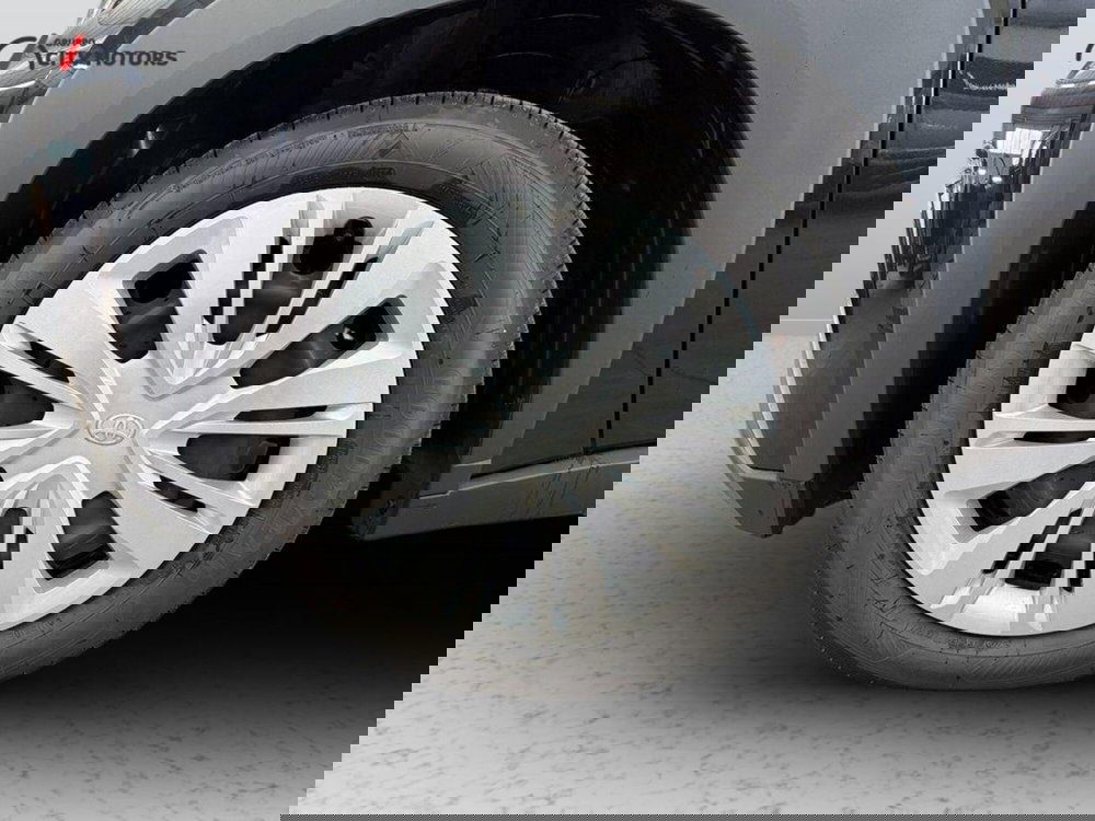 Toyota Aygo X nuova a Monza e Brianza (15)