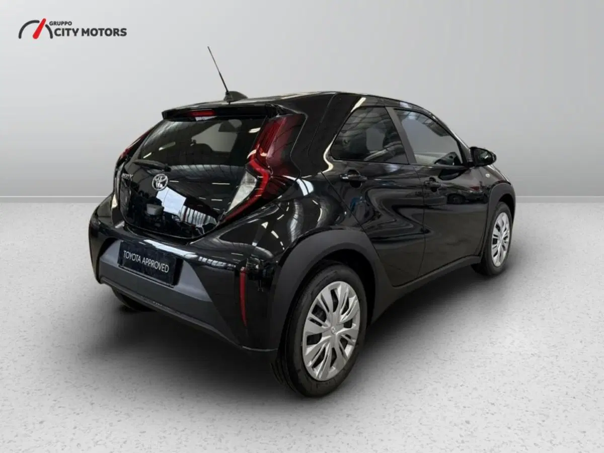 Toyota Aygo X nuova a Monza e Brianza (6)