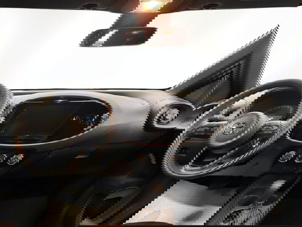 Toyota Aygo X nuova a Monza e Brianza (8)