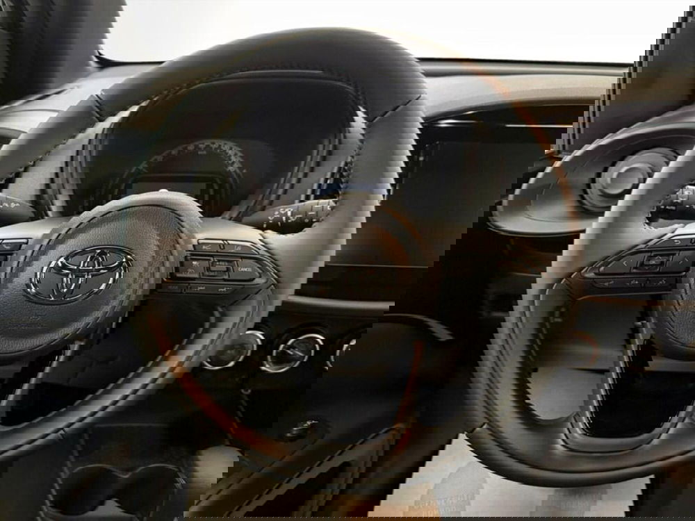 Toyota Aygo X nuova a Monza e Brianza (7)