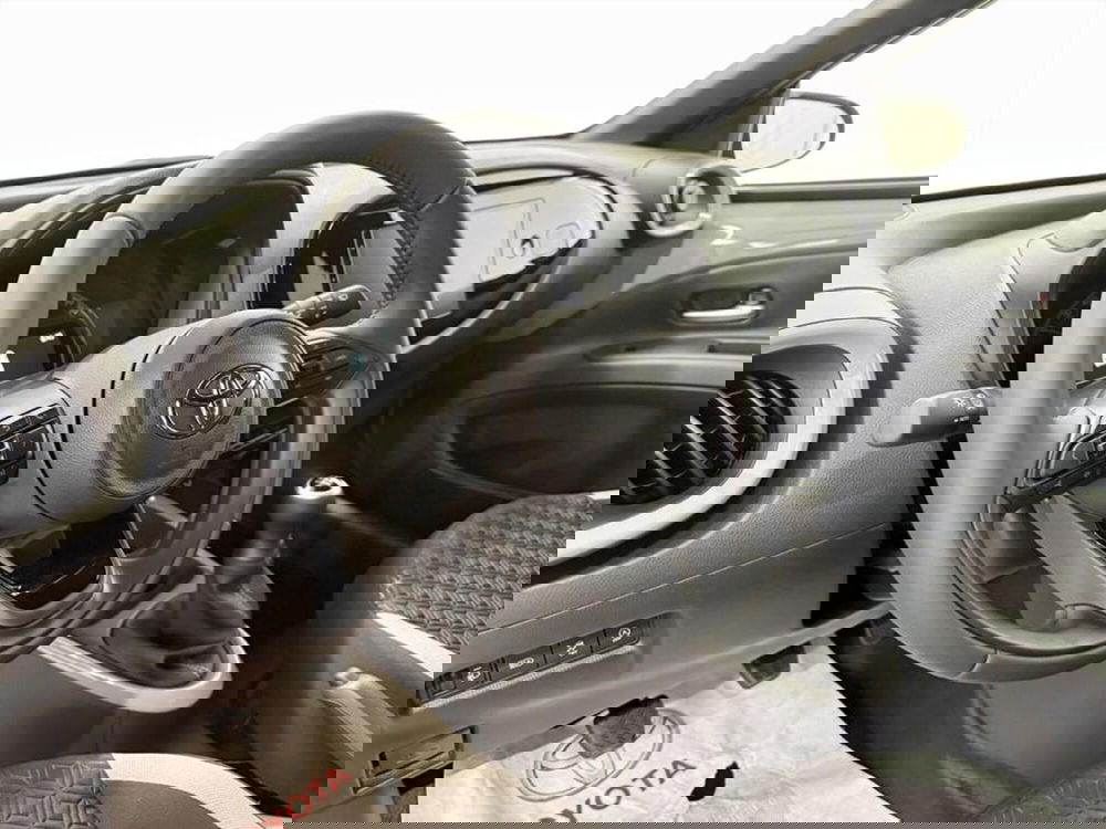 Toyota Aygo X nuova a Monza e Brianza (11)