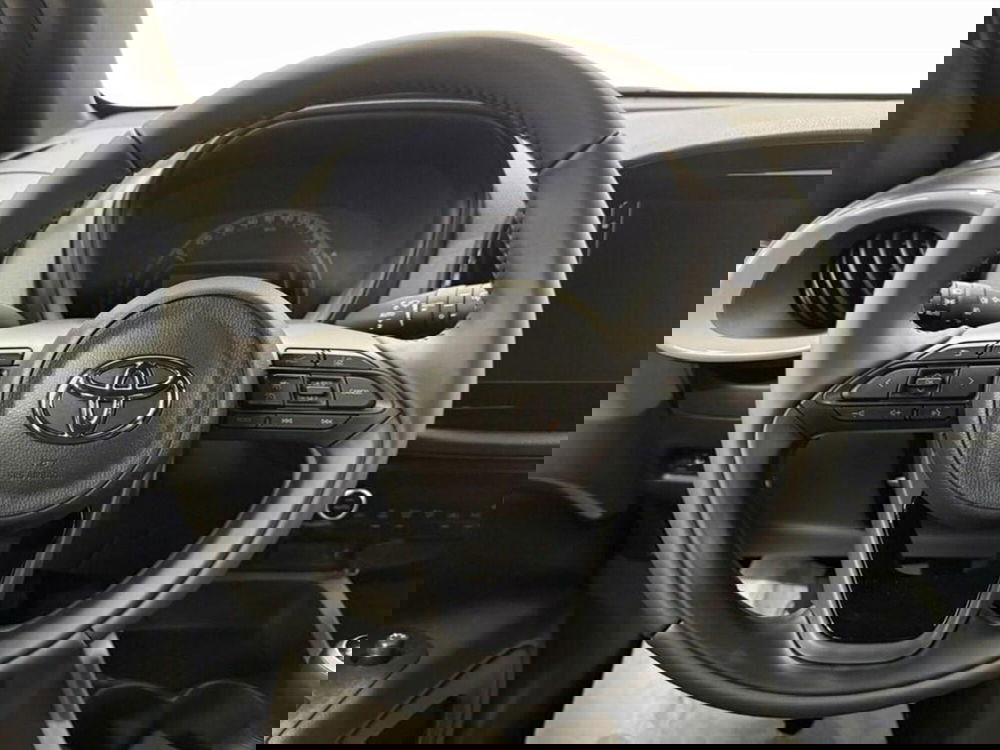 Toyota Aygo X nuova a Monza e Brianza (7)