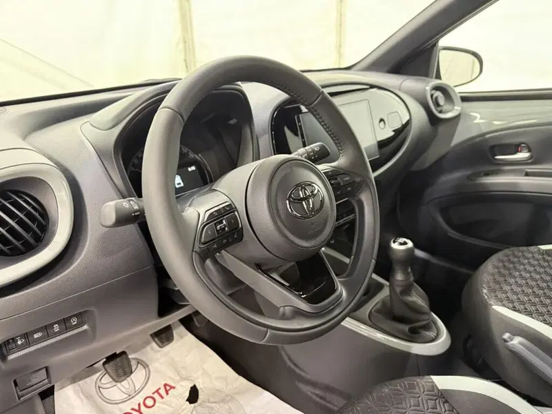Toyota Aygo X nuova a Monza e Brianza (10)