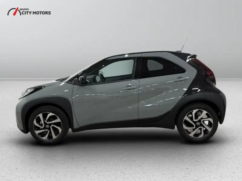 Toyota Aygo X nuova a Monza e Brianza (2)