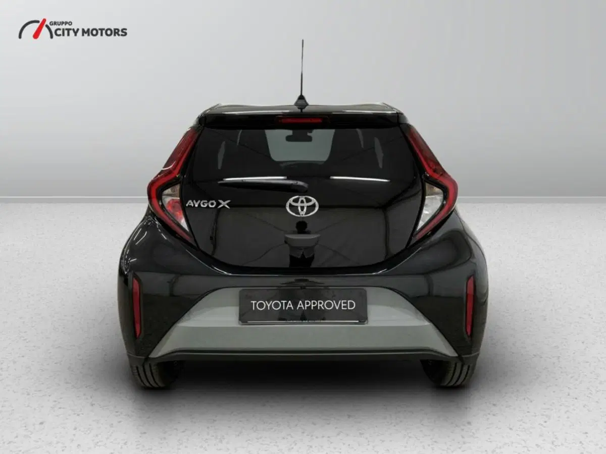Toyota Aygo X nuova a Monza e Brianza (5)
