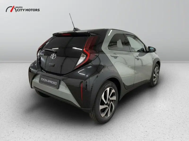 Toyota Aygo X nuova a Monza e Brianza (5)