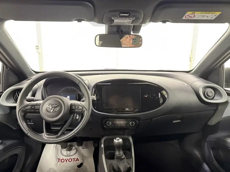Toyota Aygo X nuova a Monza e Brianza (7)
