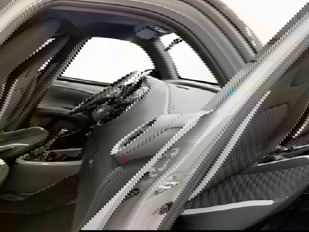 Toyota Aygo X nuova a Monza e Brianza (9)