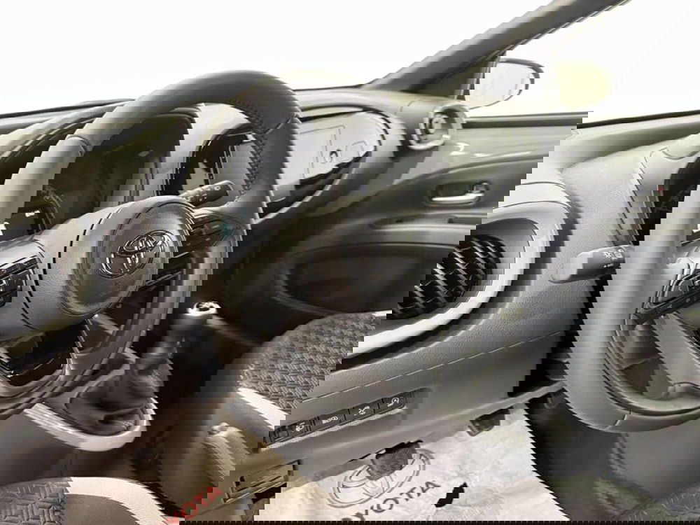 Toyota Aygo X nuova a Monza e Brianza (11)