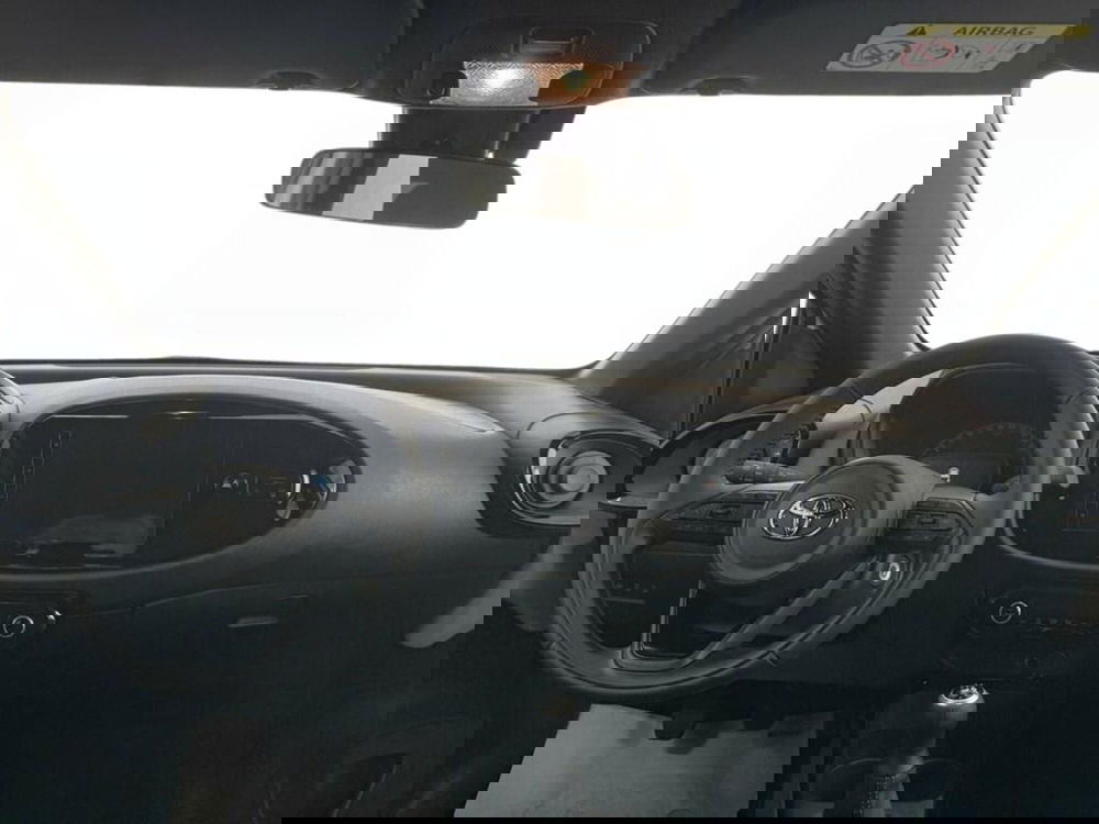 Toyota Aygo X nuova a Monza e Brianza (8)