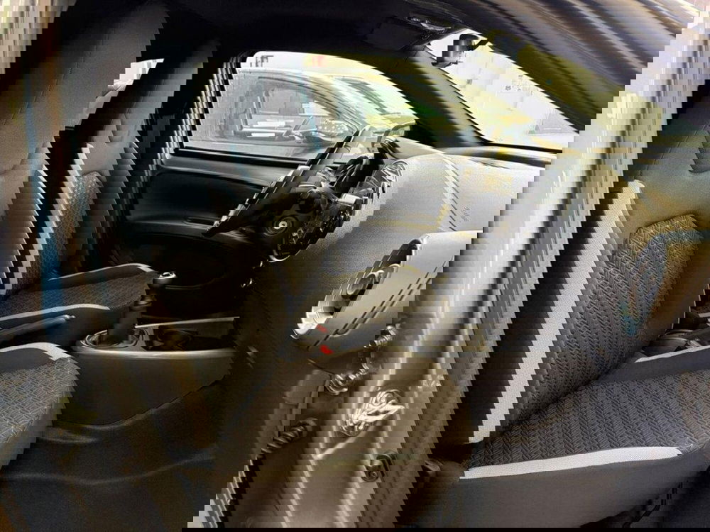 Toyota Aygo X nuova a Monza e Brianza (9)