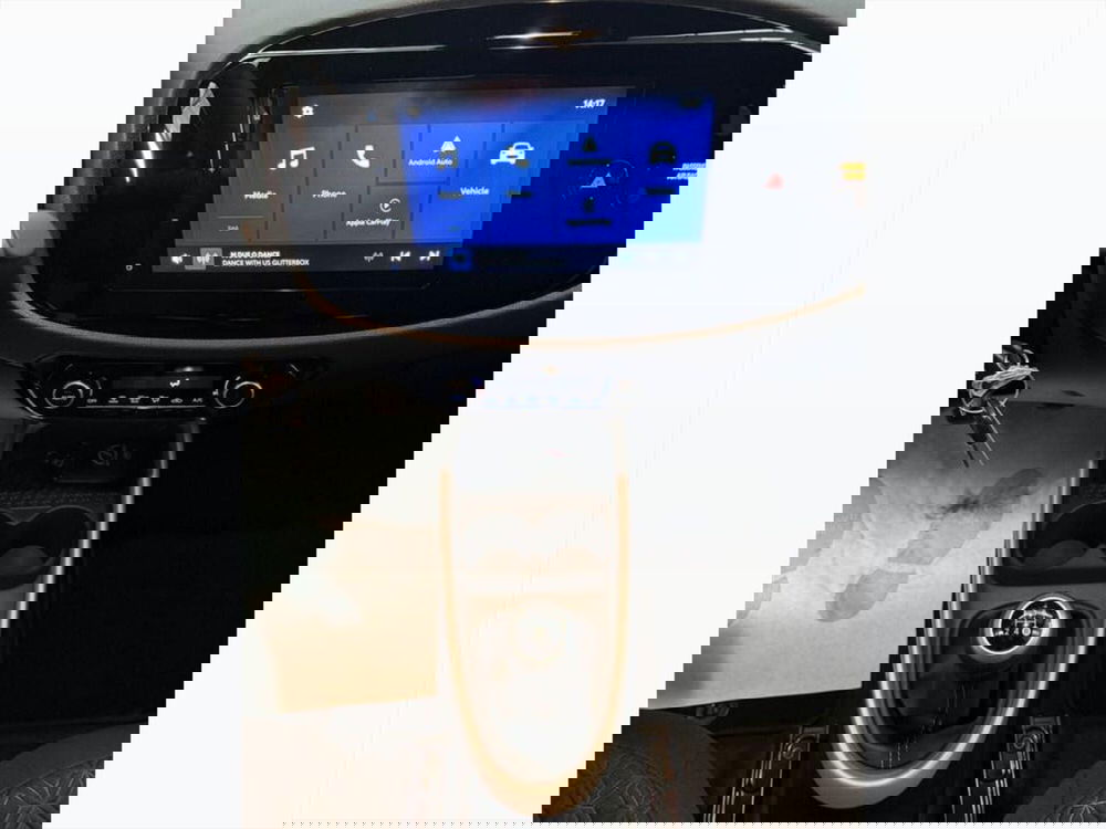 Toyota Aygo X nuova a Monza e Brianza (12)