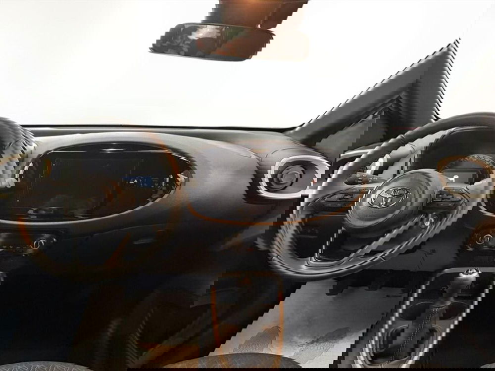 Toyota Aygo X nuova a Monza e Brianza (8)