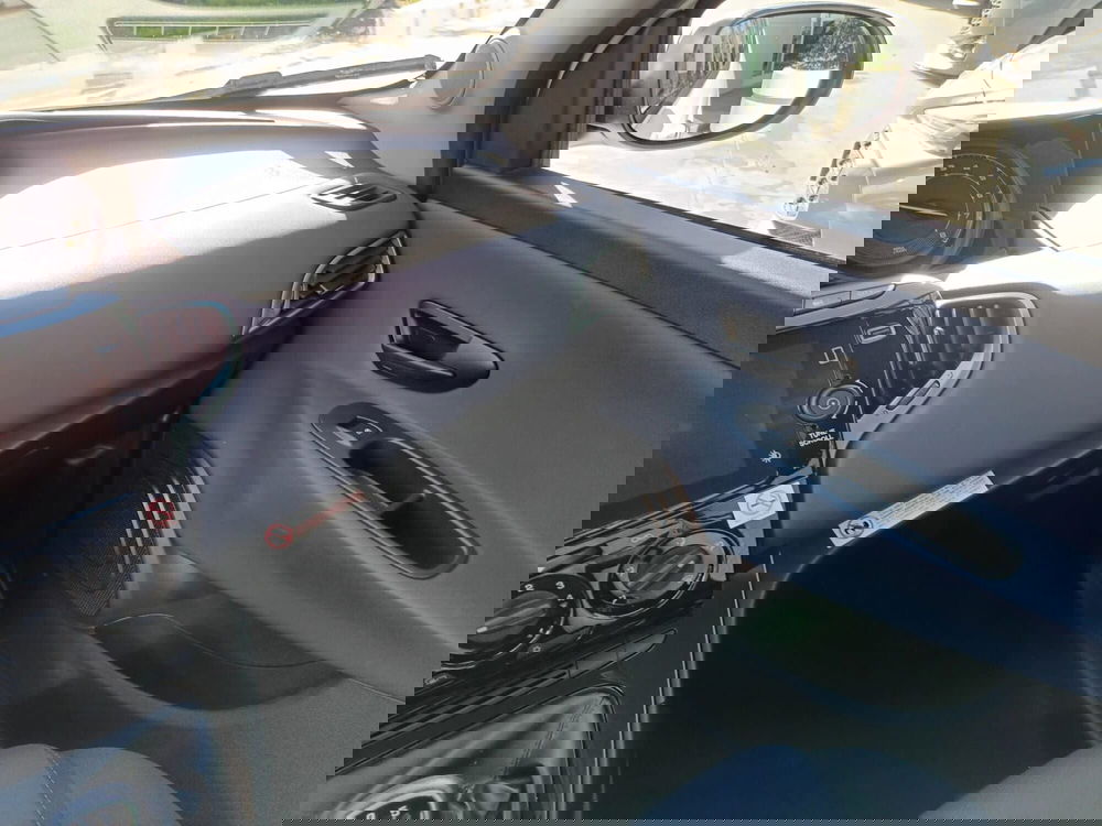 Lancia Ypsilon usata a Bari (13)