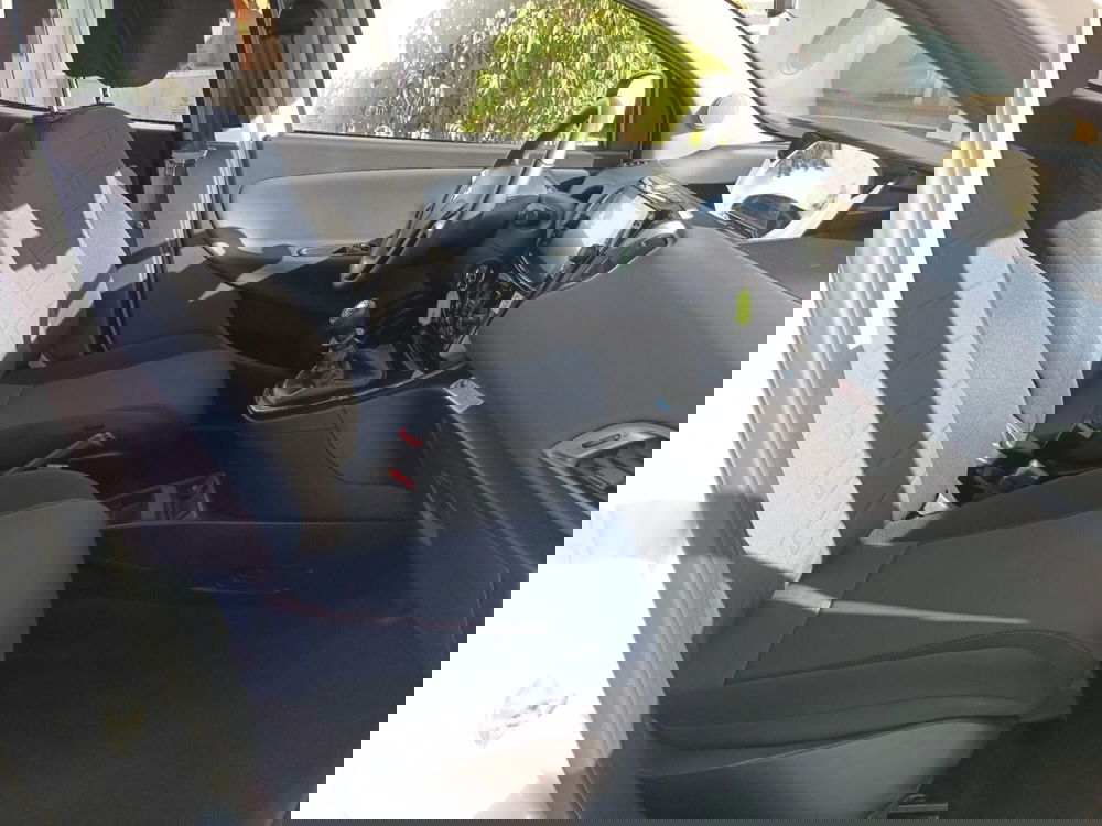 Lancia Ypsilon usata a Bari (14)