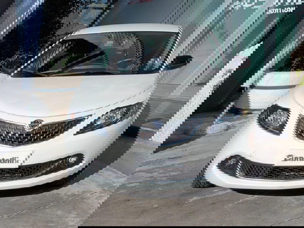 Lancia Ypsilon usata a Bari (2)