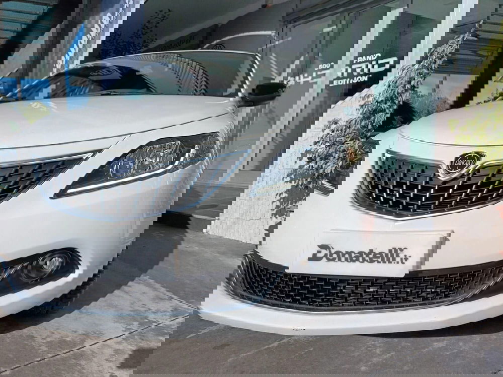 Lancia Ypsilon usata a Bari (3)