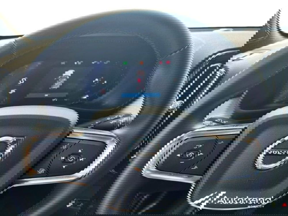 Volvo XC40 usata a Lecce (10)