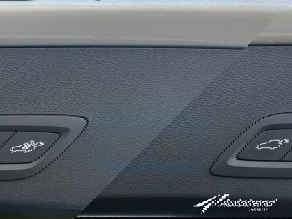 Volvo XC40 usata a Lecce (19)