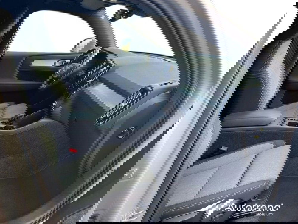 Volvo XC40 usata a Lecce (8)