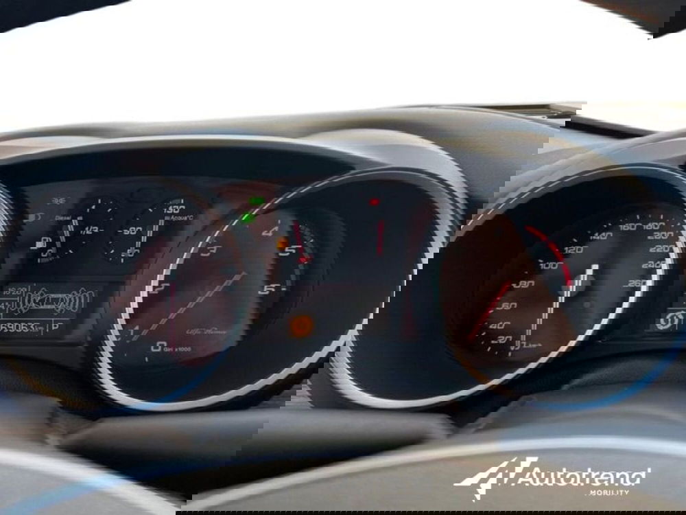 Alfa Romeo Giulietta usata a Lecce (8)