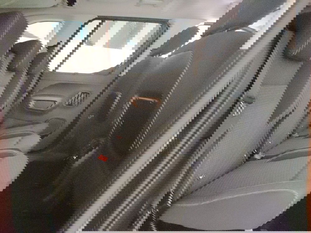 Peugeot Rifter usata a Teramo (14)