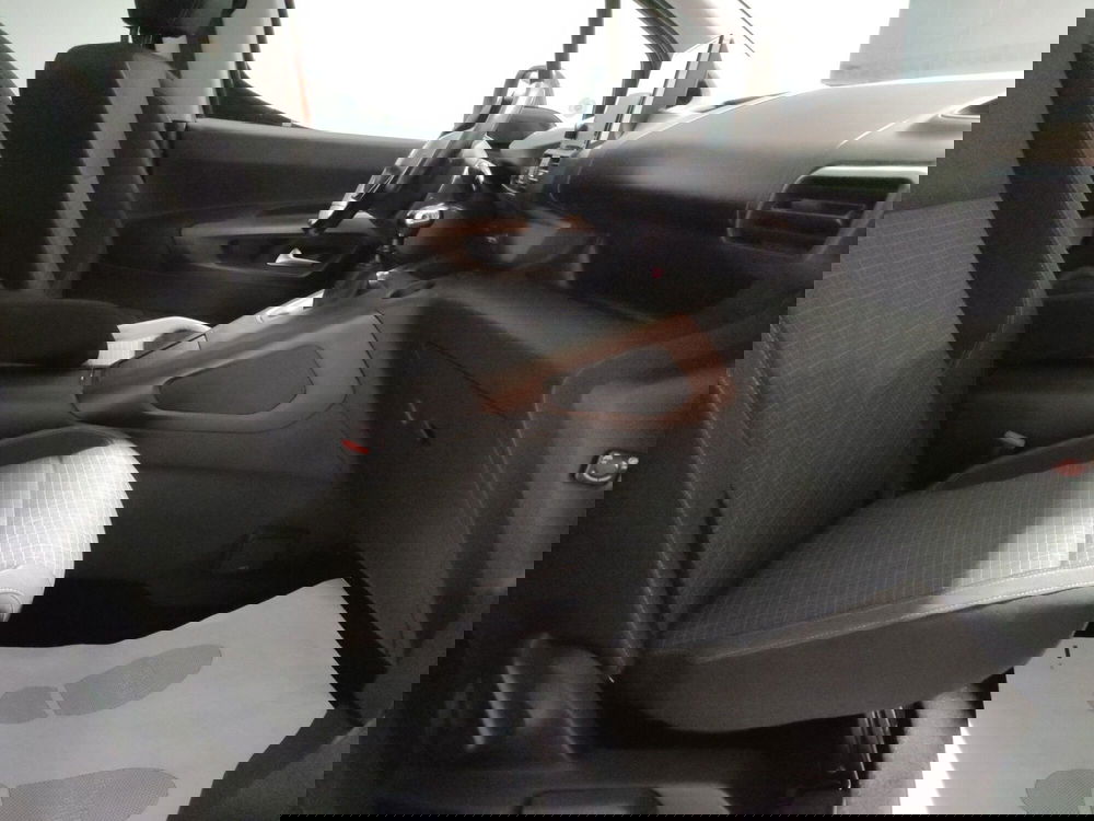 Peugeot Rifter usata a Teramo (15)