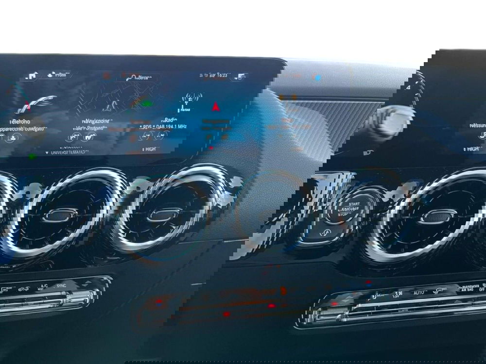 Mercedes-Benz GLA SUV usata a Bari (16)