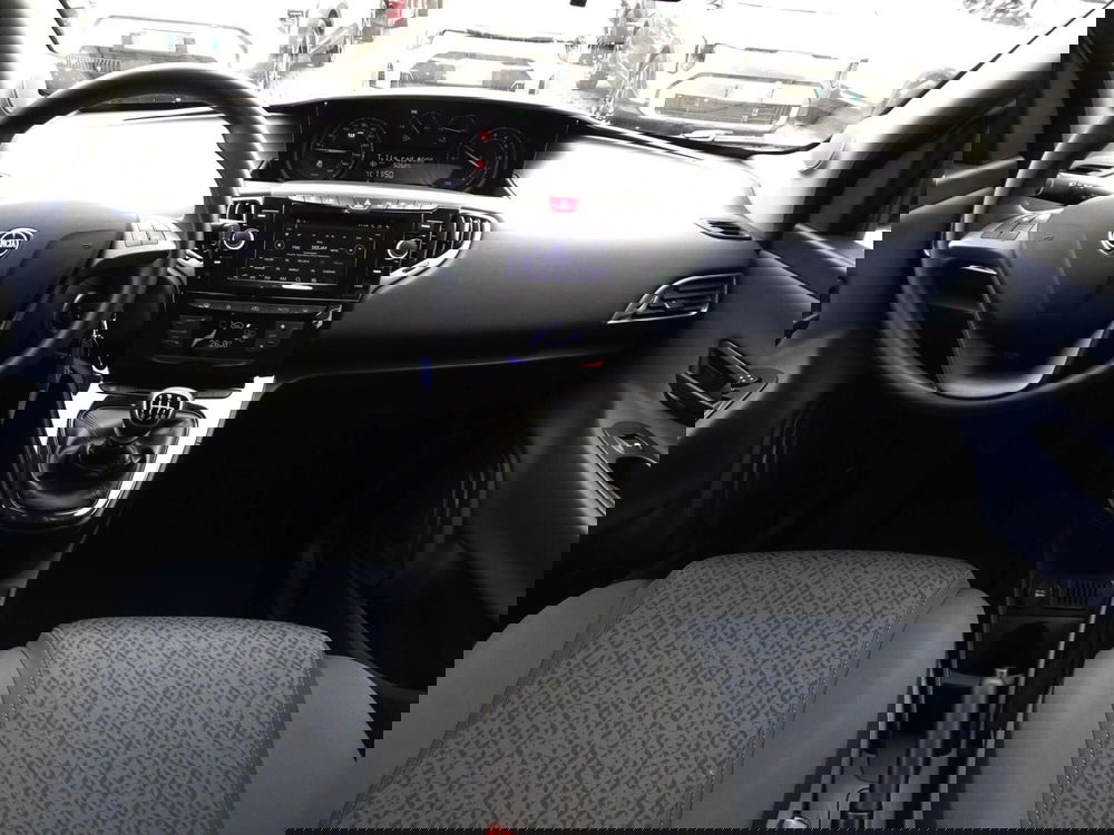 Lancia Ypsilon usata a Treviso (12)