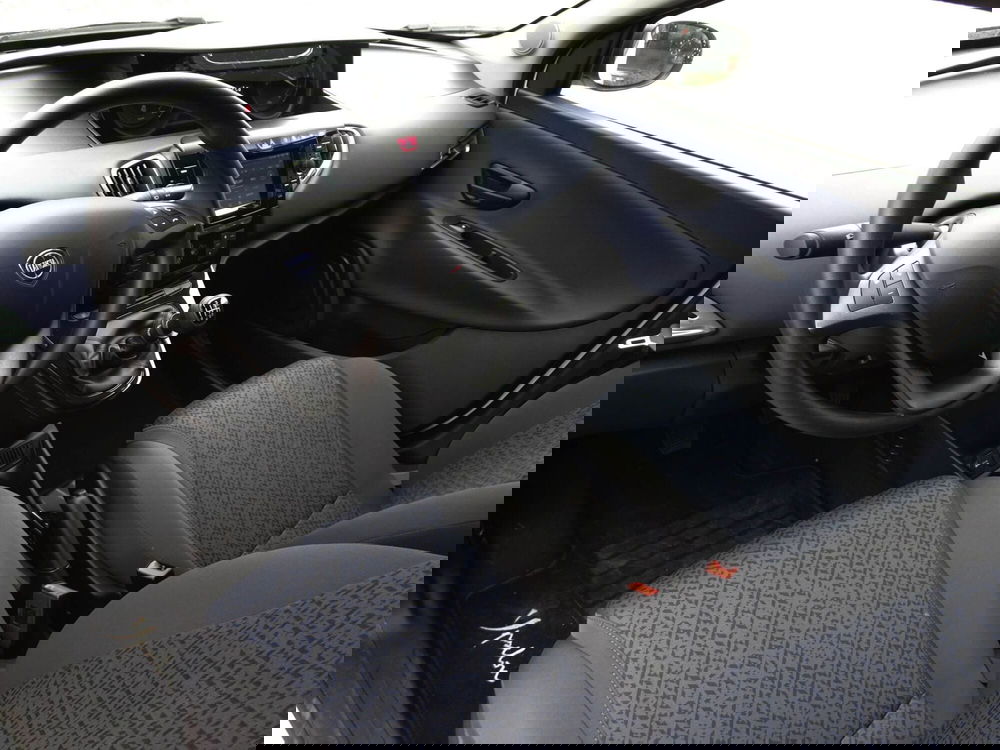 Lancia Ypsilon usata a Treviso (8)