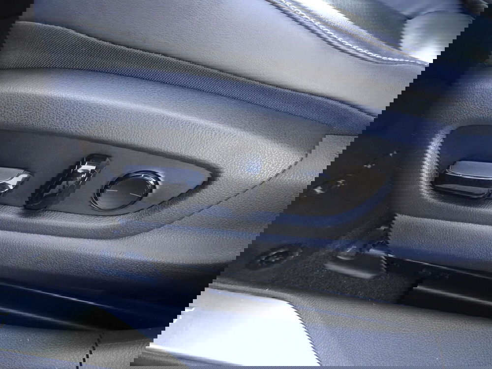 Lexus UX usata a Treviso (13)