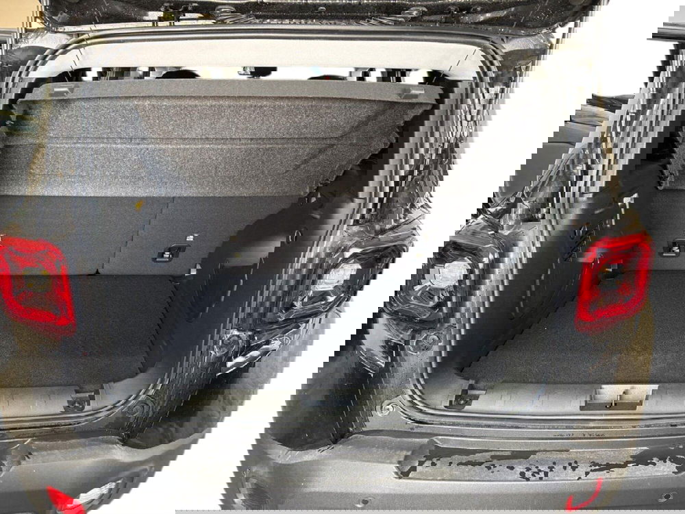 Jeep Renegade nuova a Caltanissetta (14)