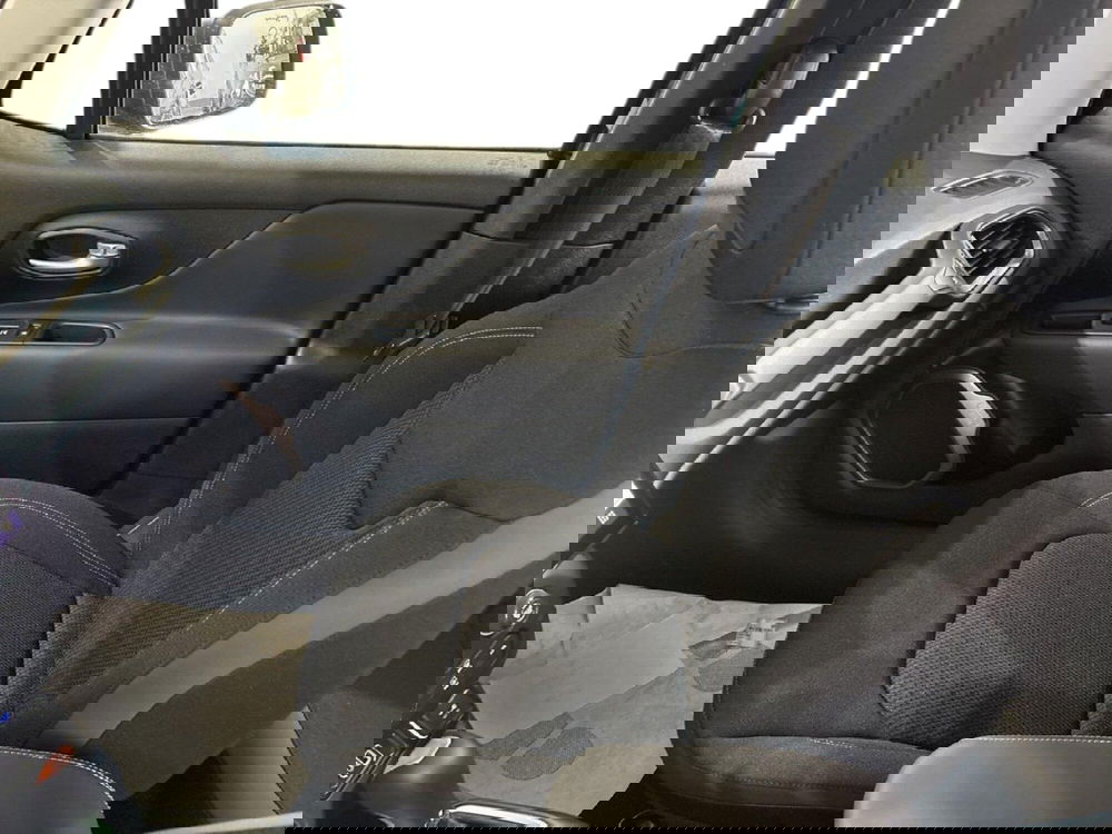 Jeep Renegade nuova a Caltanissetta (17)