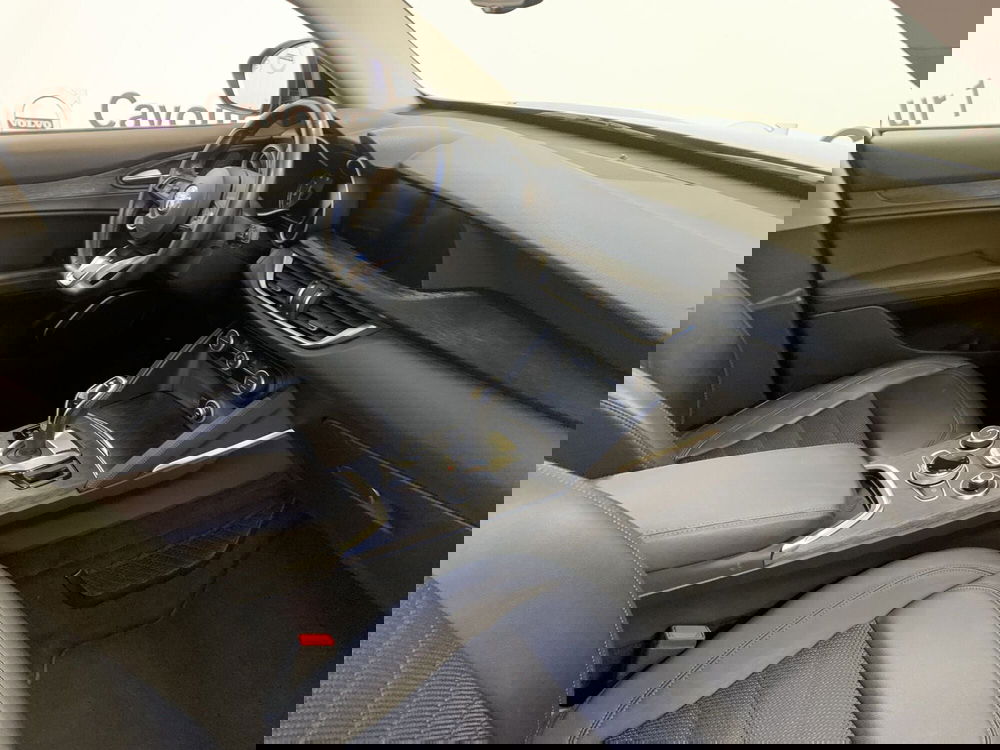 Alfa Romeo Stelvio usata a Ferrara (15)