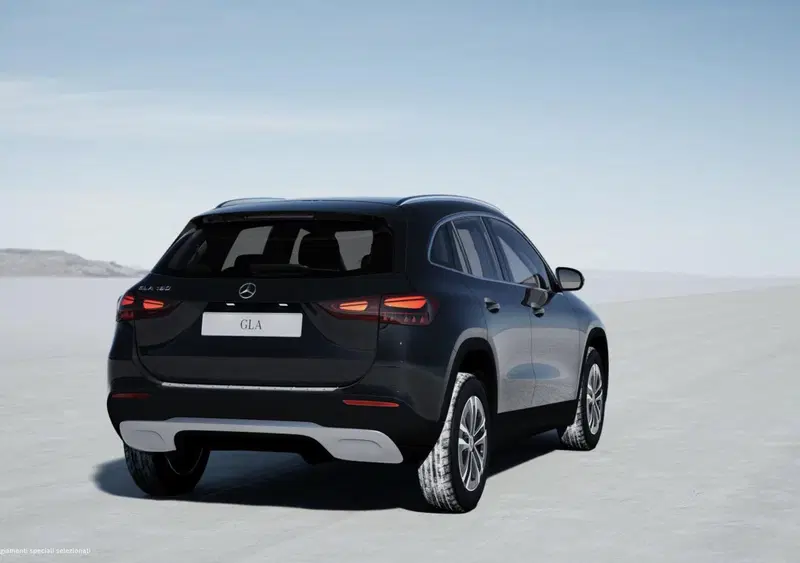 Mercedes-Benz GLA SUV nuova a Bergamo (2)