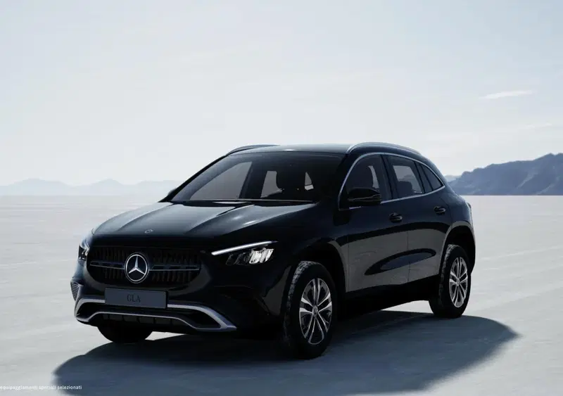 Mercedes-Benz GLA SUV nuova a Bergamo (5)