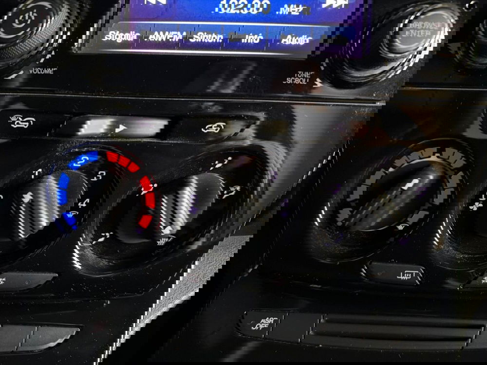 Lancia Ypsilon usata a Bergamo (14)