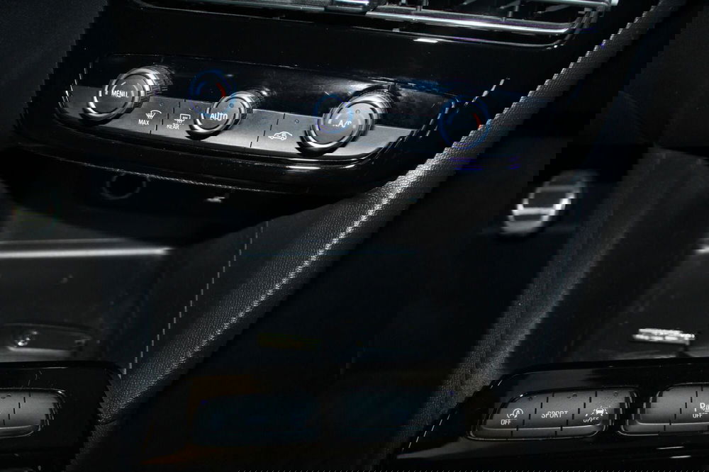 Opel Mokka usata a Cremona (12)