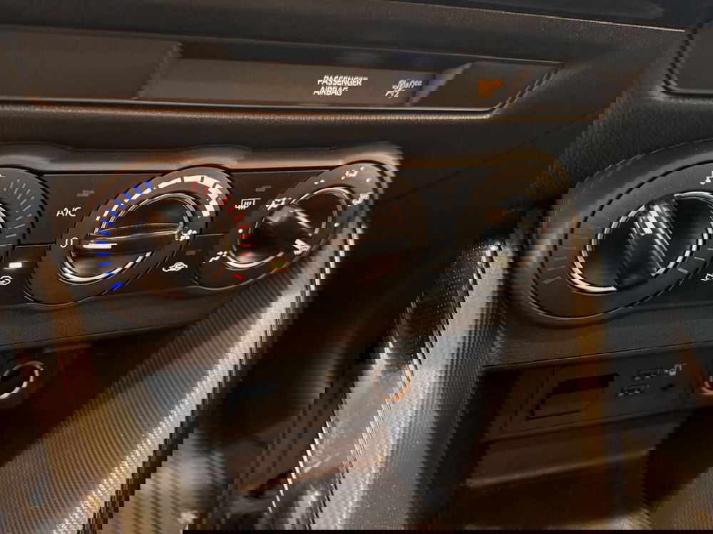 Mazda Mazda2 usata a Latina (19)