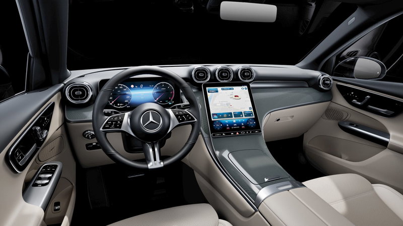 Mercedes-Benz GLC nuova a Milano (8)